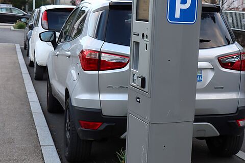 voiture en stationnement à La Baule-Escoublac 